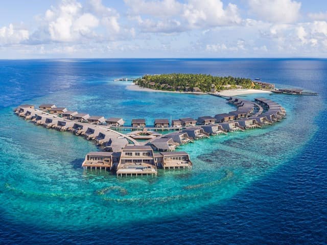St regis maldives vommuli vista aerea